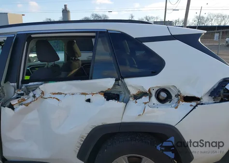 2022 Toyota Rav4 Xle z USA, uszkodzony, nr VIN 2T3P1RFV5NC314718